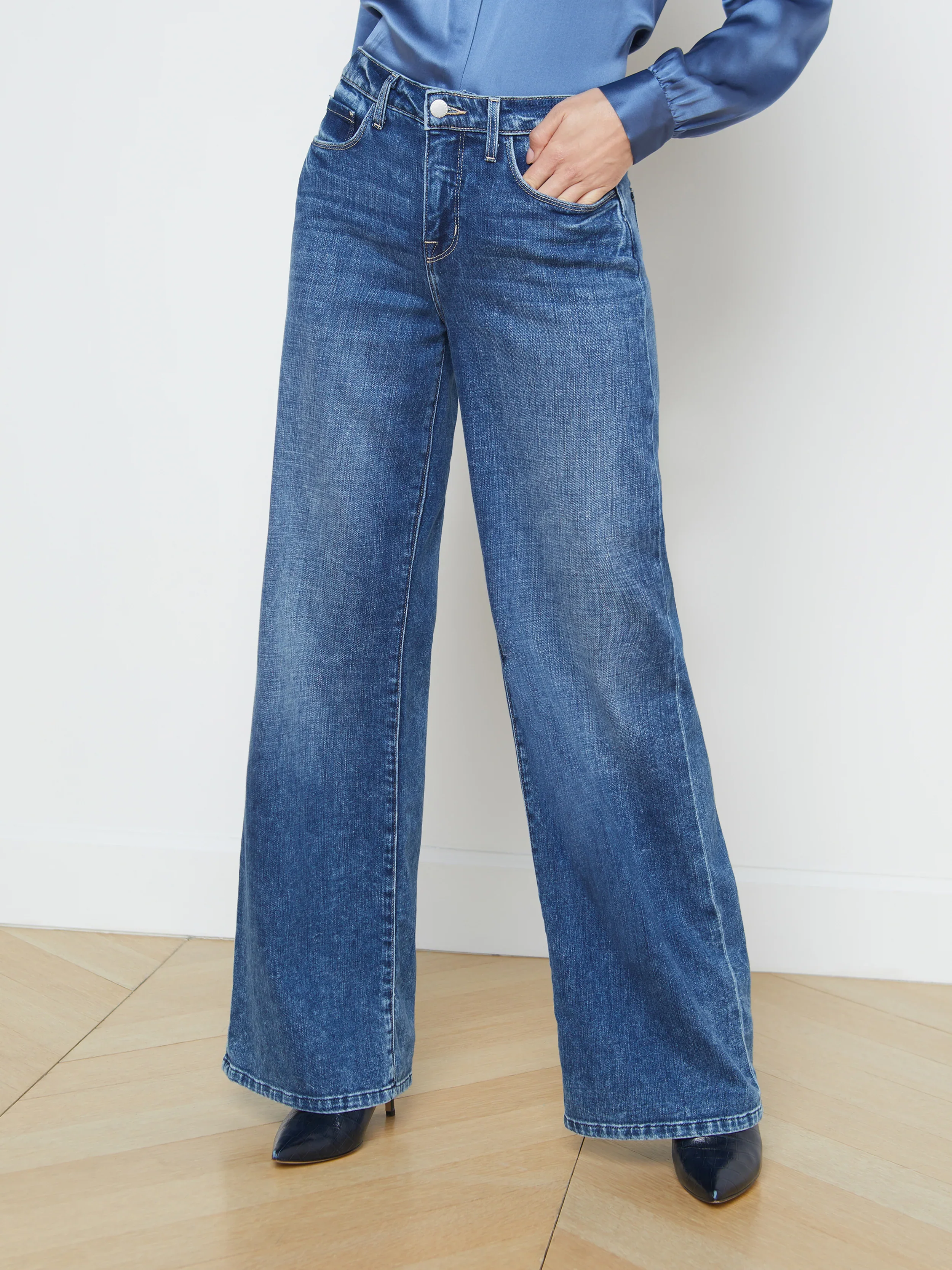 L'AGENCE ALICENT HIGH RISE SNEAKER JEAN - Image 5