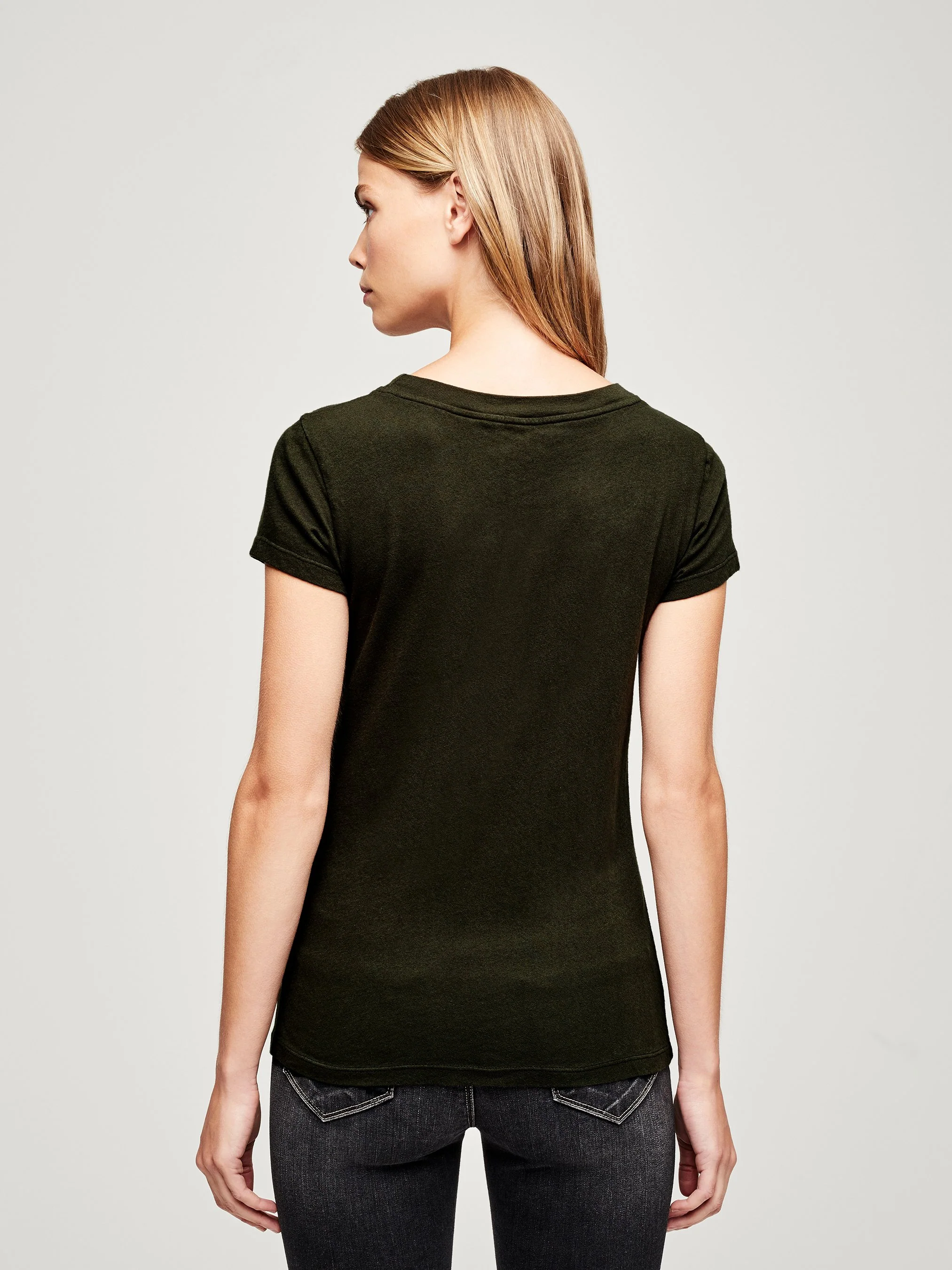 L'AGENCE CORY SCOOP NECK TEE - Image 4