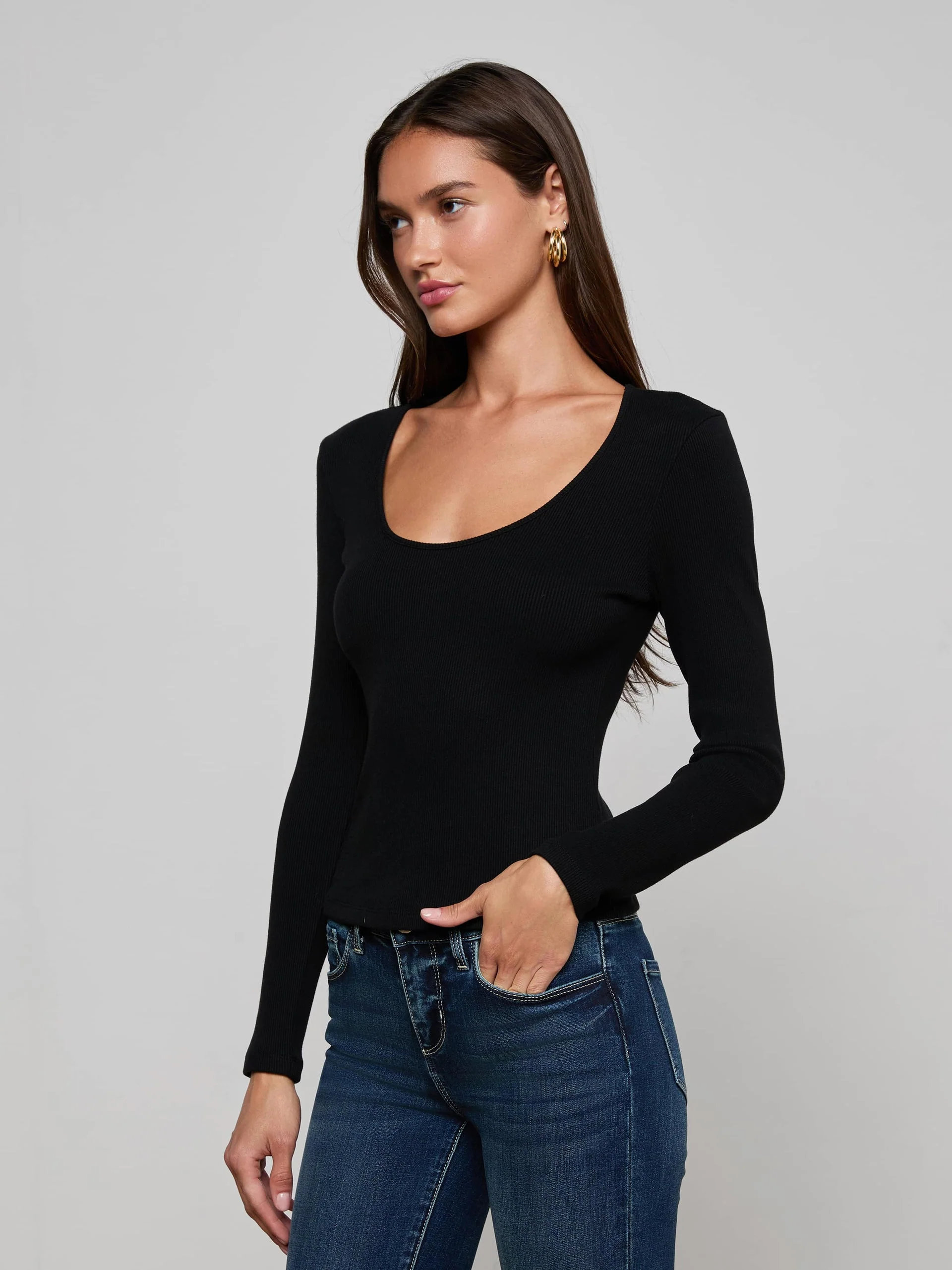 L'AGENCE SCARLET LONG SLEEVE SCOOP NECK TEE - Image 10