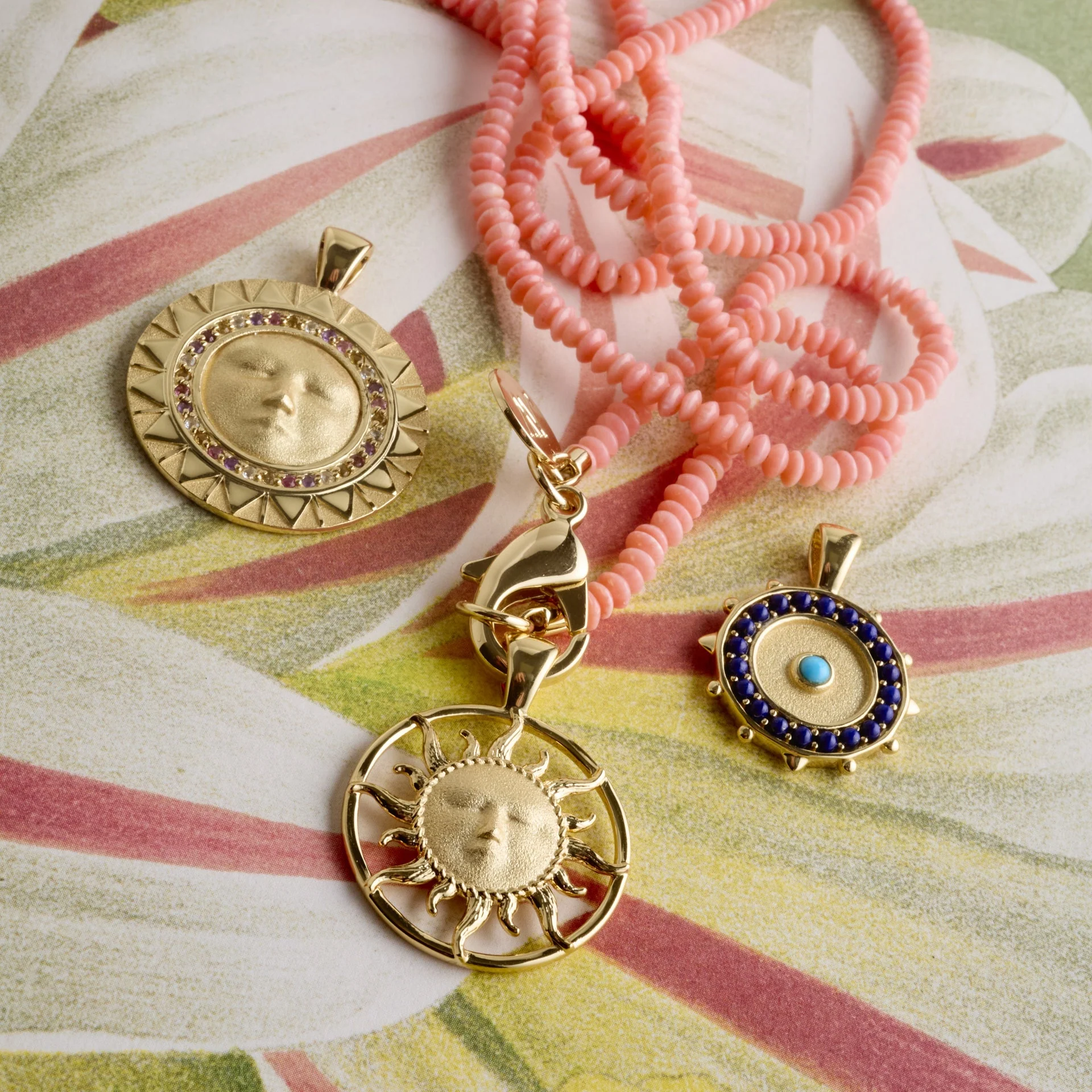 JANE WIN STRONG CLAMSHELL COIN PENDANT - Image 6